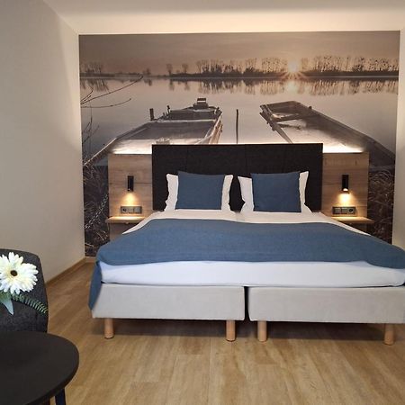 Hotel Am Hardtsee Ubstadt-Weiher Ngoại thất bức ảnh
