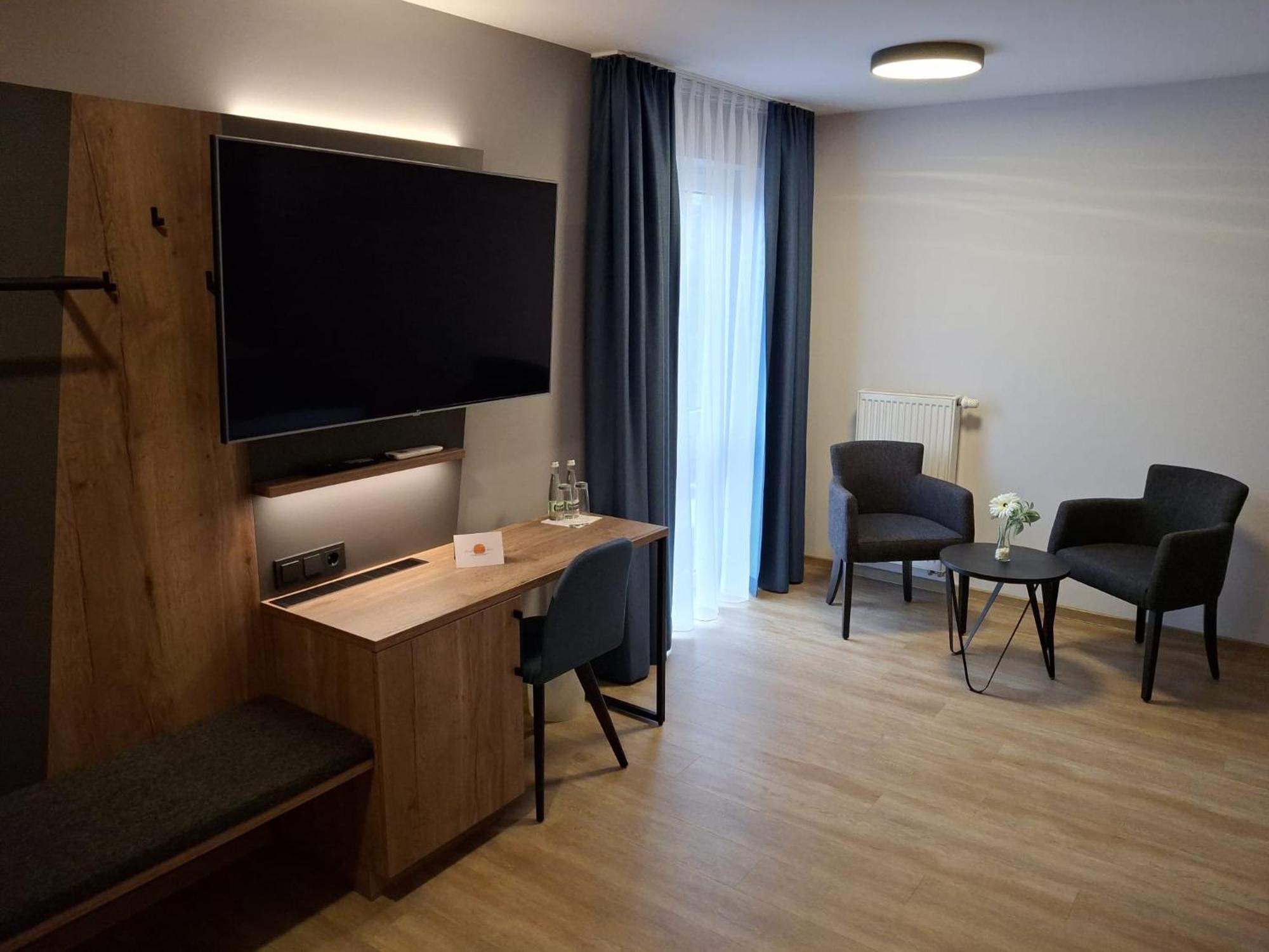 Hotel Am Hardtsee Ubstadt-Weiher Ngoại thất bức ảnh