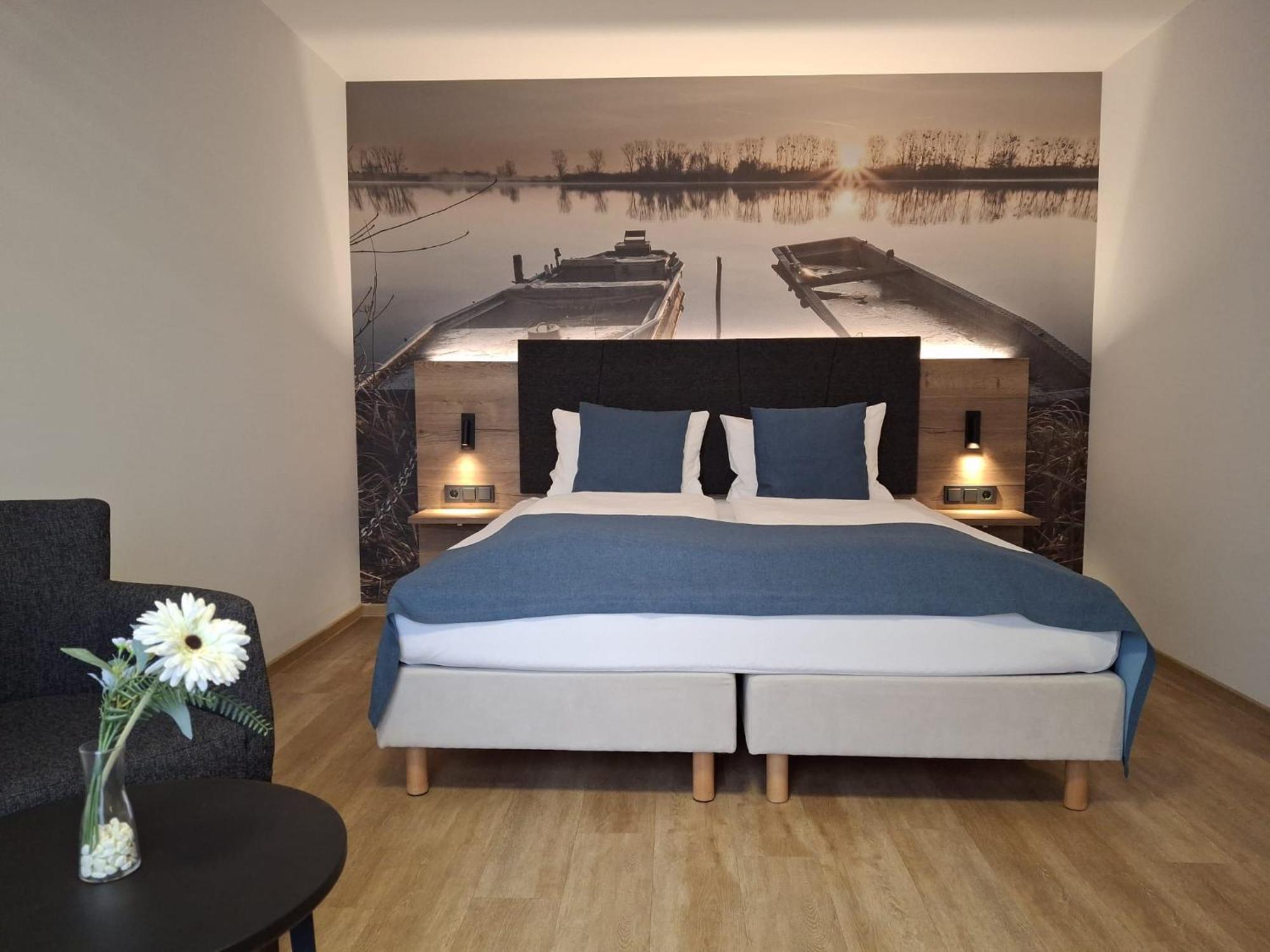 Hotel Am Hardtsee Ubstadt-Weiher Ngoại thất bức ảnh